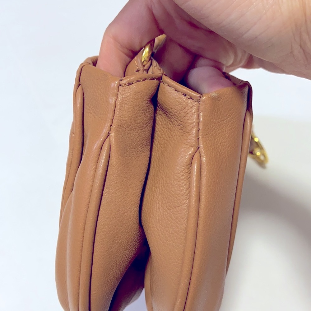 Juicy Couture EUC Tan Leather Crossbody Chain Bag - Picture 3 of 8